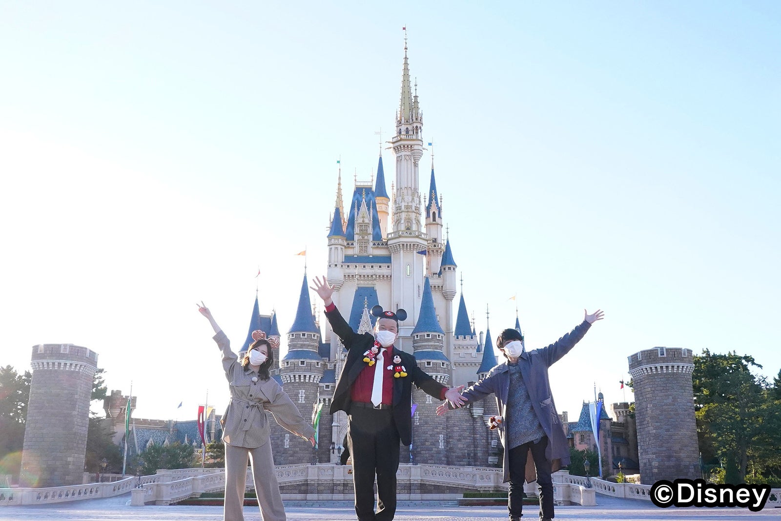 白石麻衣「最高だよっ」風間俊介らとディズニーロケではしゃぐ　ドレス姿も披露