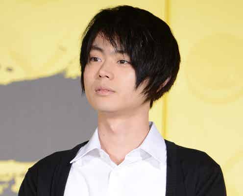 菅田将暉、知英の“SEXY衣装”直視せずに後悔?「男のプライドかな」
