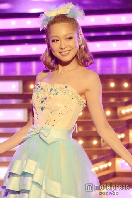 レコ大 西野カナ ナマ 早着替え 披露 美脚全開でヒット曲熱唱 モデルプレス レコ大 西野カナ ナマ 早着替え 披露 美脚全開でヒット曲熱唱 モデルプレス