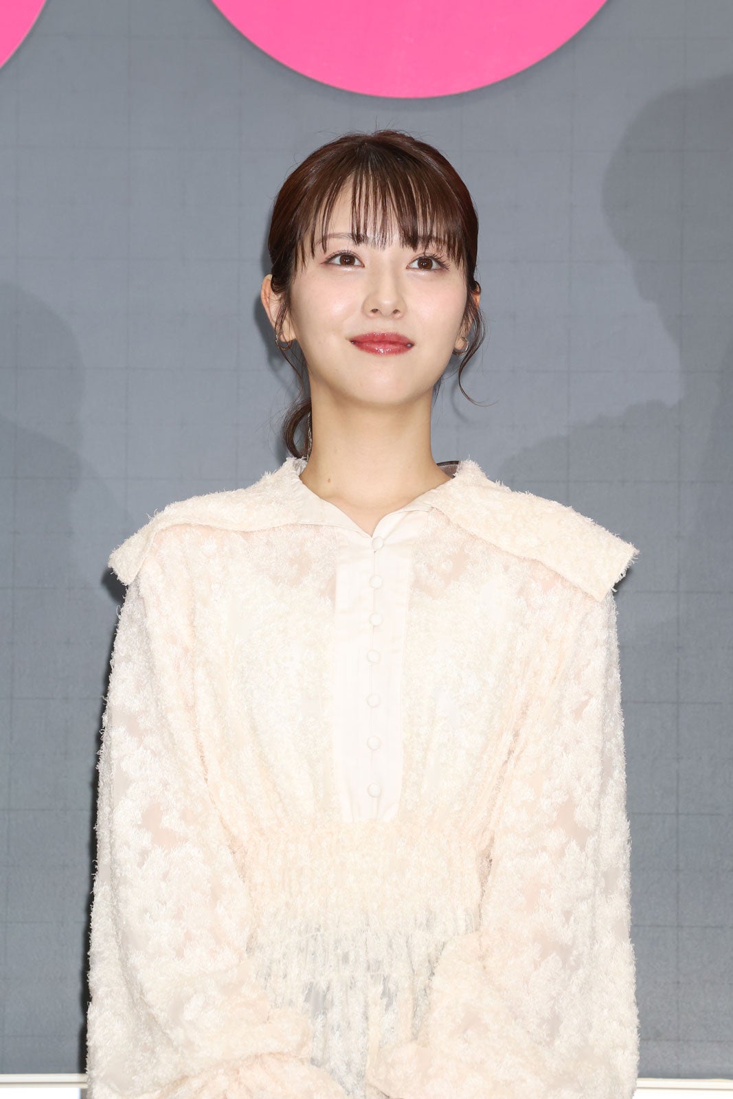 浜辺美波（C）2024「六人の嘘つきな大学生」製作委員会