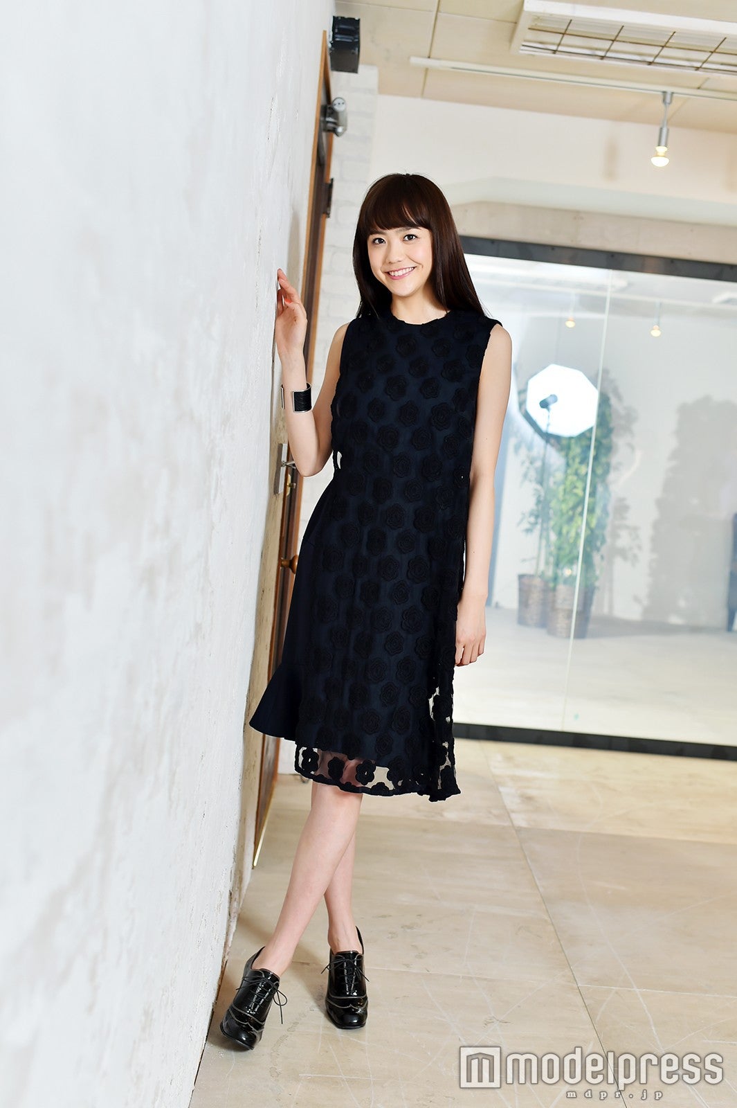 松井愛莉  サインポラ  生写真  サイン Amazon.co.jp: 松井愛莉 ファースト写真集 A i r y 直筆サイン