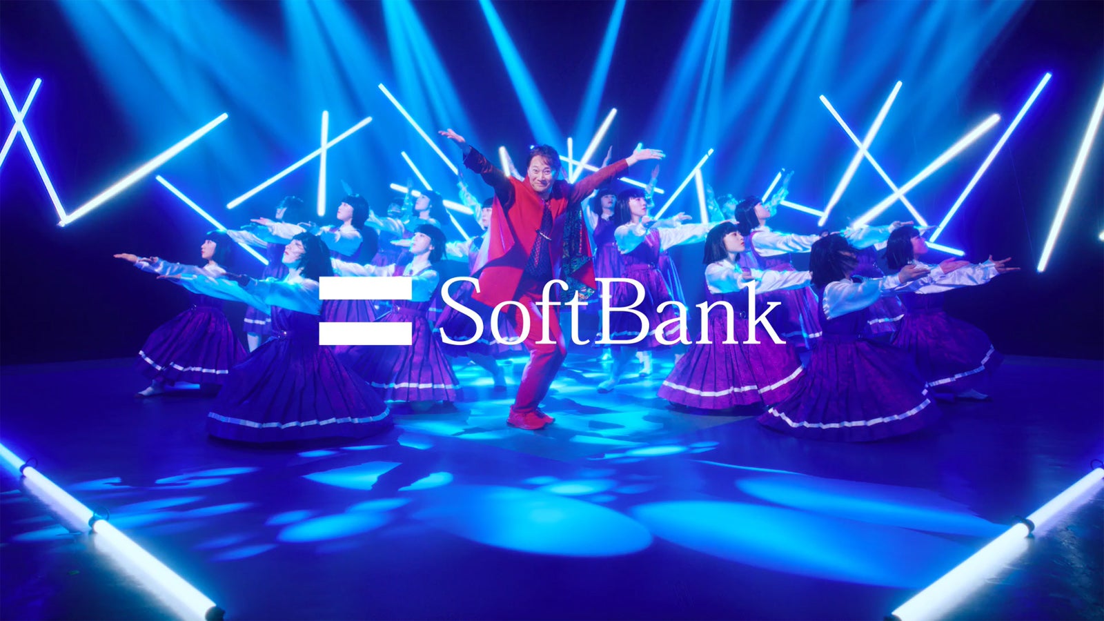 中居正広／「アバンギャルディ→SoftBank」篇より（提供写真）