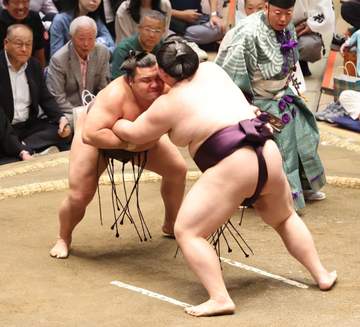 大関霧島が無傷6連勝 唯一の全勝で単独トップに 琴栄峰は初黒星 大関琴桜は早くも4敗目