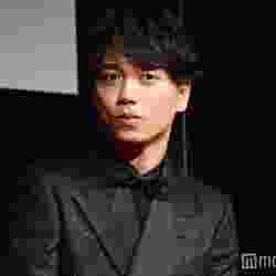 山崎育三郎 34歳で まさかの高校生 制服姿に反響 モデルプレス