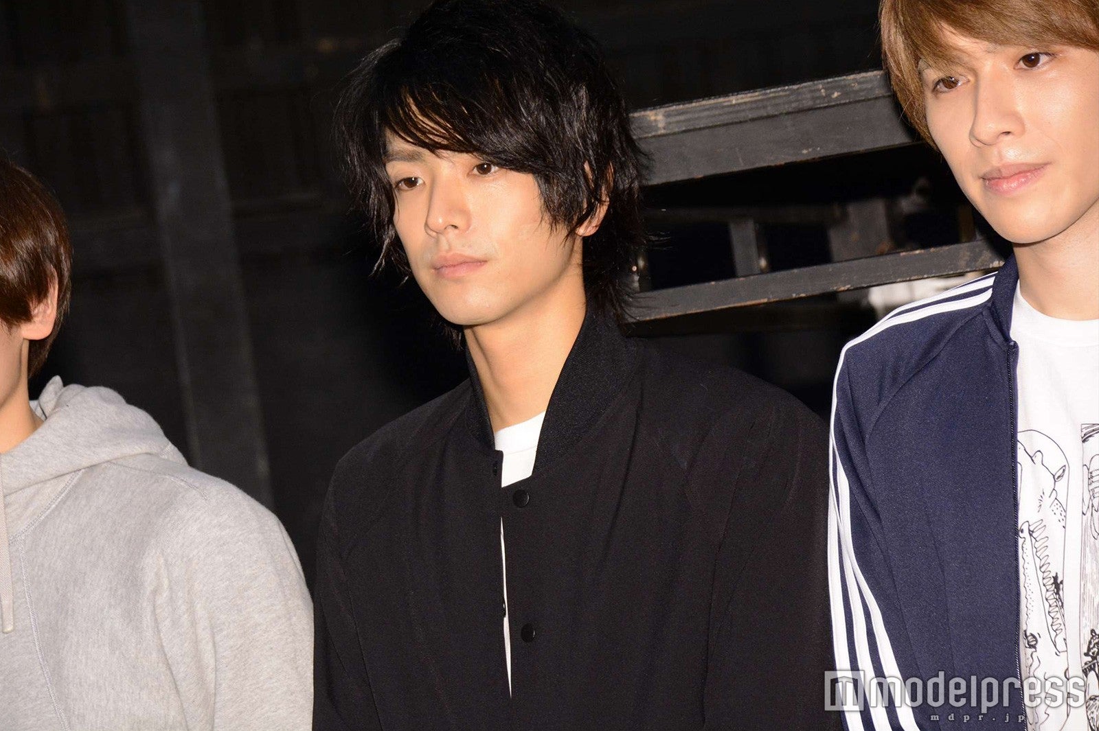 黒羽麻璃央（C）モデルプレス