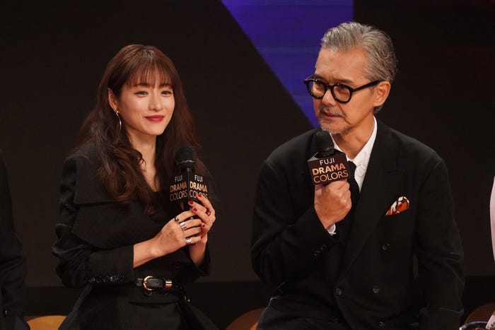 石原さとみ、渡部篤郎(C)フジテレビ