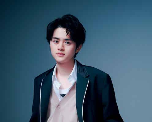 「silent」鈴鹿央士、Snow Man目黒蓮との“ケミ誕生秘話”語る 黒セットアップでモデル力発揮<CanCam BUZZ Award 2022>