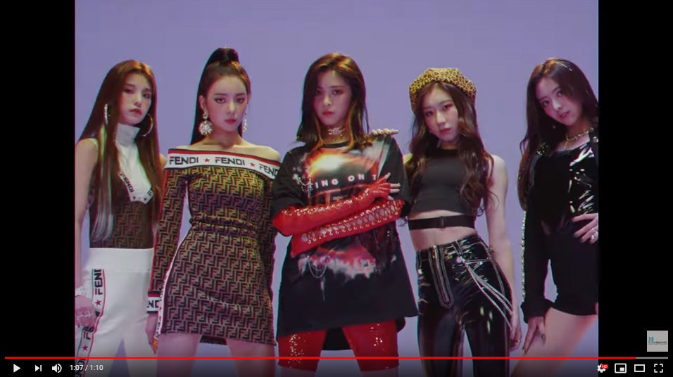 TWICE初の妹グループ「ITZY」電撃公開　精鋭メンバー5人ベール脱ぐ