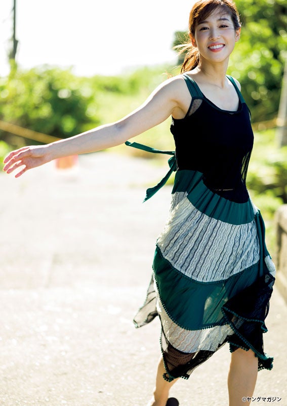鷲見玲奈（C）舞山秀一 ／ヤングマガジン