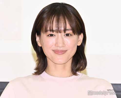 綾瀬はるか、青髪エクステ姿のオフショットにファン衝撃「別人級」「誰か分からなかった」