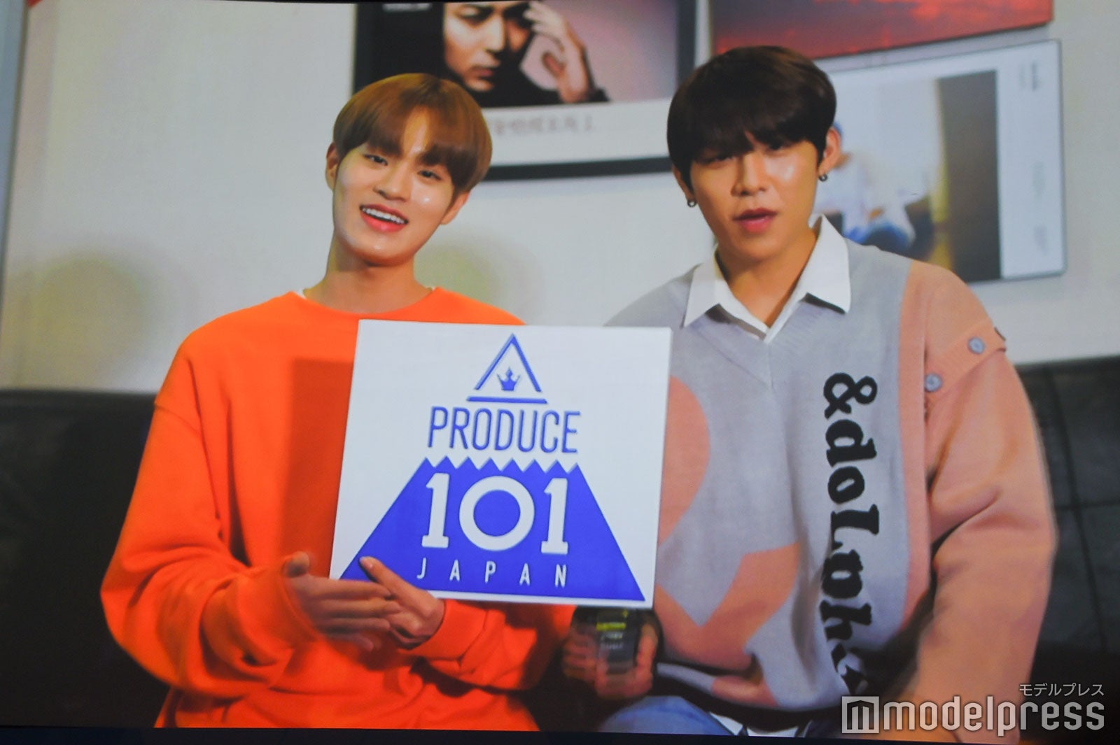 コメントを寄せたイ・デフィ、パク・ウジン（会見で流れた映像より） （C）モデルプレス