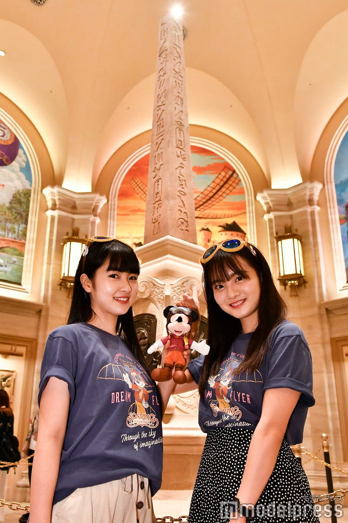 「ソアリン:ファンタスティック・フライト」内観/モデル:寺沢美玲、青山舞莉(C)モデルプレス(C)Disney