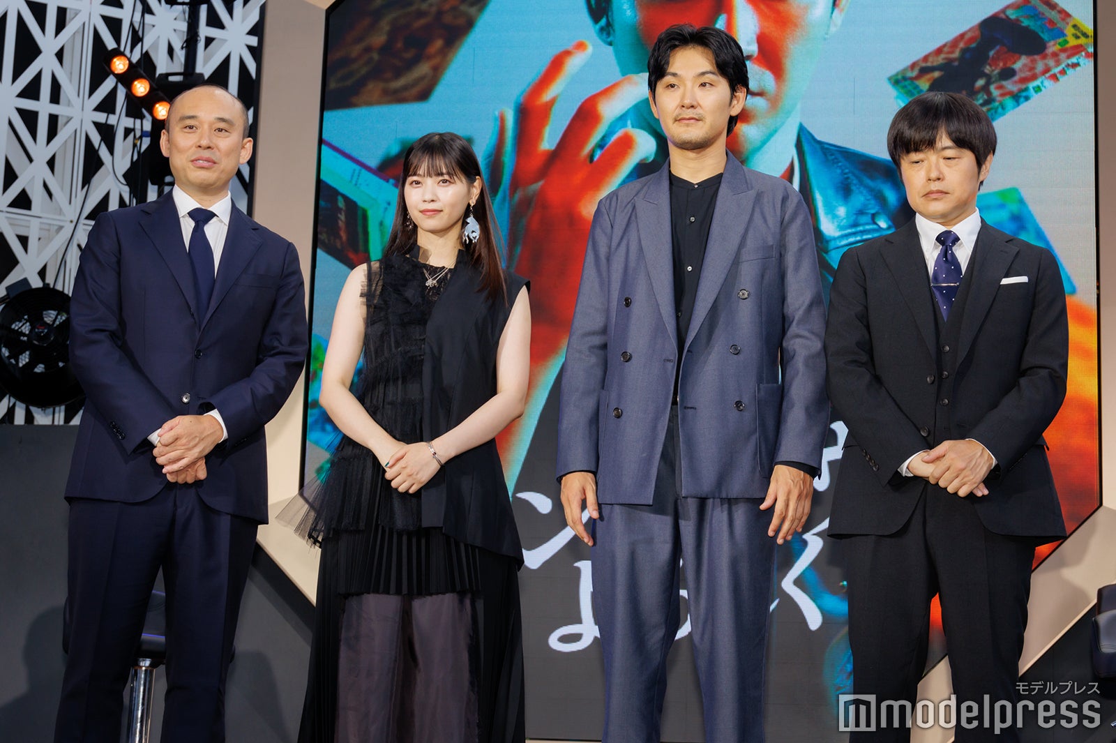 （左から）関和亮監督、西野七瀬、松田龍平、バカリズム（C）モデルプレス