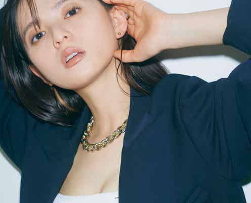 齋藤飛鳥、ジャケット×チューブトップで美肌披露 乃木坂46卒業記念写真集先行カット公開<ミュージアム>