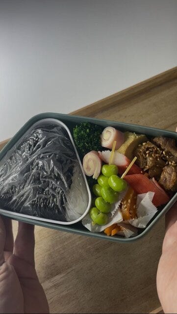 セリアのおにぎりランチボックスを使用したお弁当