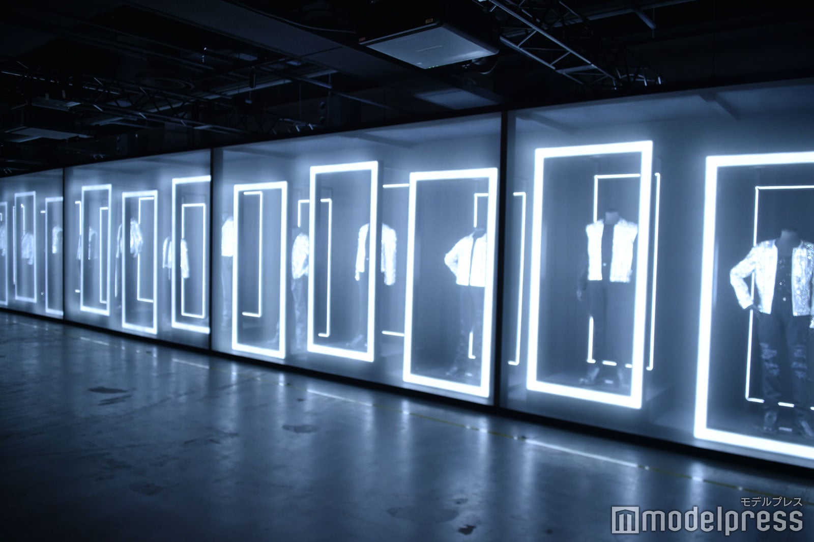 SEVENTEEN本人衣装「The time has come」（C）モデルプレス