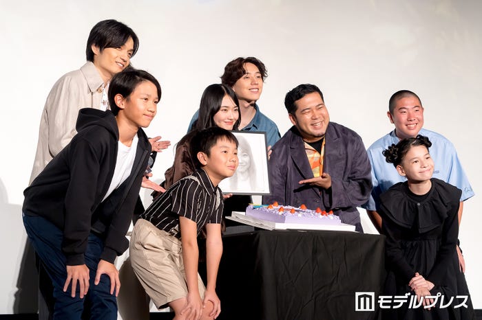 末永陽、槙木悠人、坂東龍汰、岡山天音、山崎天、松井ケムリ、中込佑玖、鈴木咲(C)モデルプレス
