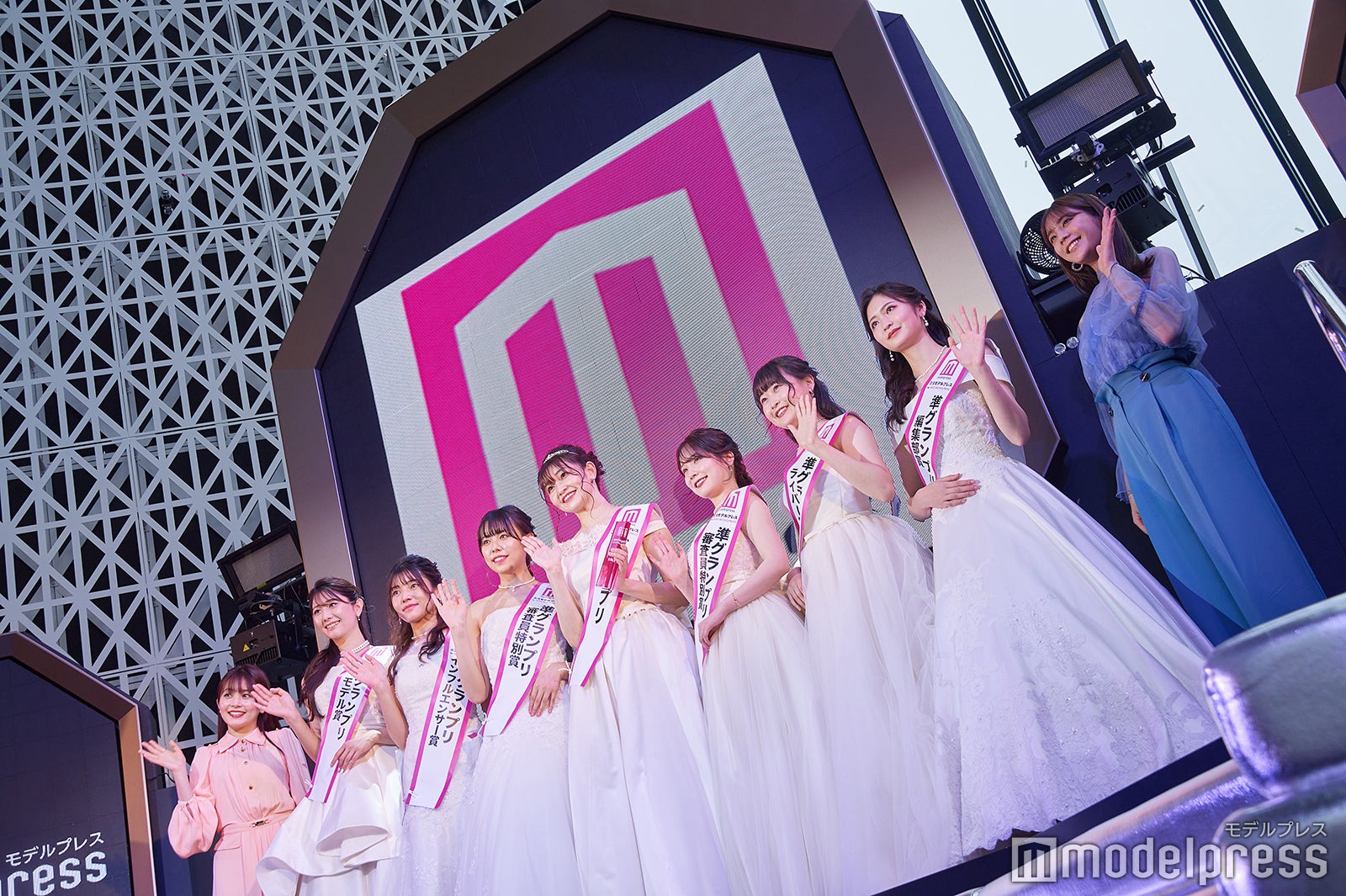 「ミスモデルプレス」「ミスターモデルプレス」表彰式の様子 （C）モデルプレス