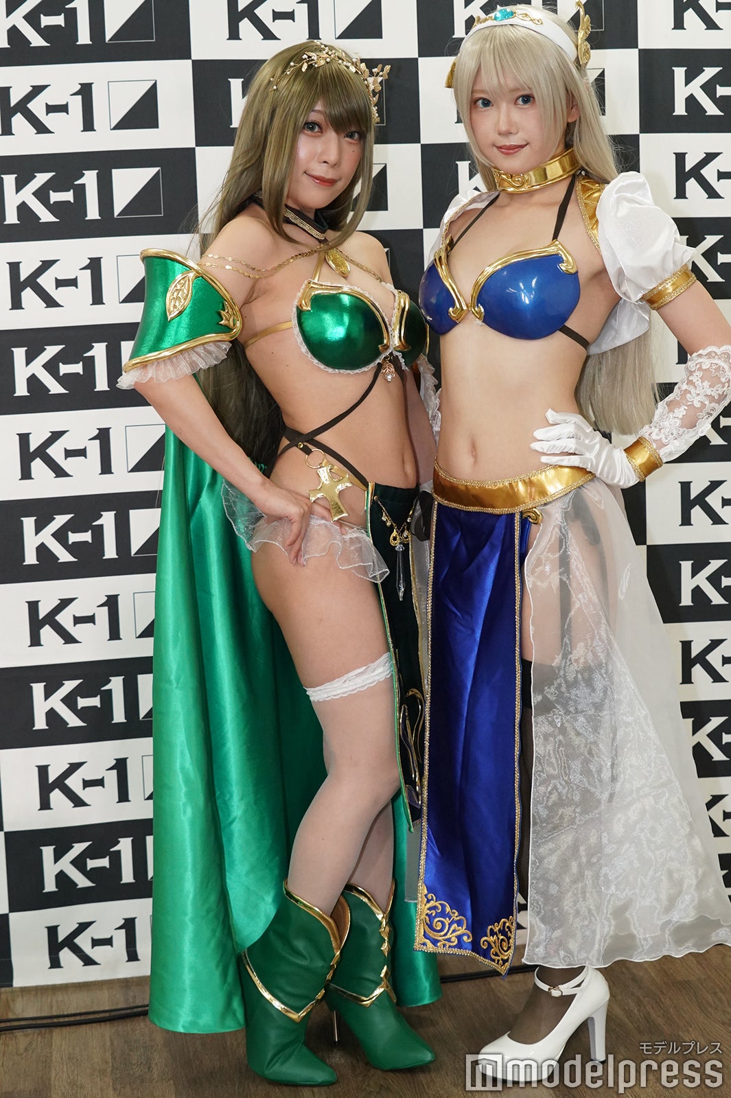 （左から）宮本彩希、篠崎こころ （C）モデルプレス