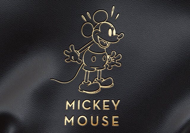 ムック本　ムック　付録　人気　おすすめ　オススメ　宝島社　宝島　レビュー　便利　優秀　当たり　最高　2023　ミッキーマウス　スマホショルダー　ショルダー　スマホバッグ　バッグ　黒バッグ　ロゴ　ゴールド　ブラック　黒