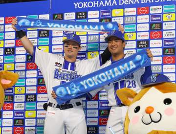 DeNA 今季初4連勝 14安打16得点の猛攻 阪神に打ち勝ち逆転勝利