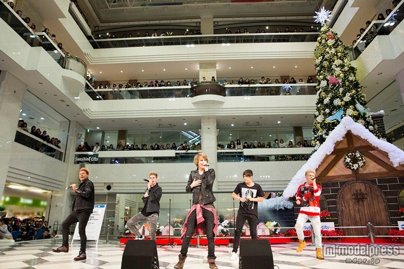 アフター・ロミオ（左から：ドリュー、ティーシー、ブレイク、ジェイク、デヴィン）