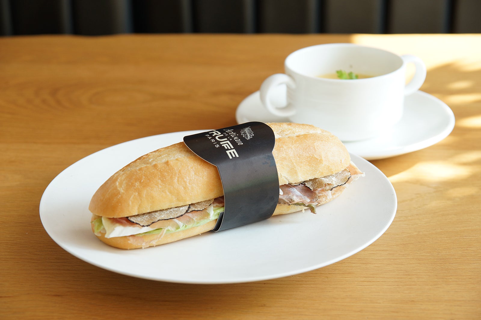 アルティザンバゲットサンド1000円／画像提供：スティルフーズ