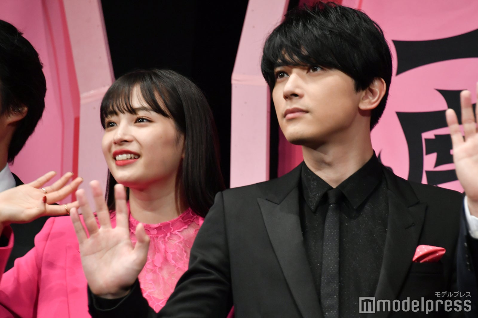 広瀬すず、吉沢亮 （C）モデルプレス