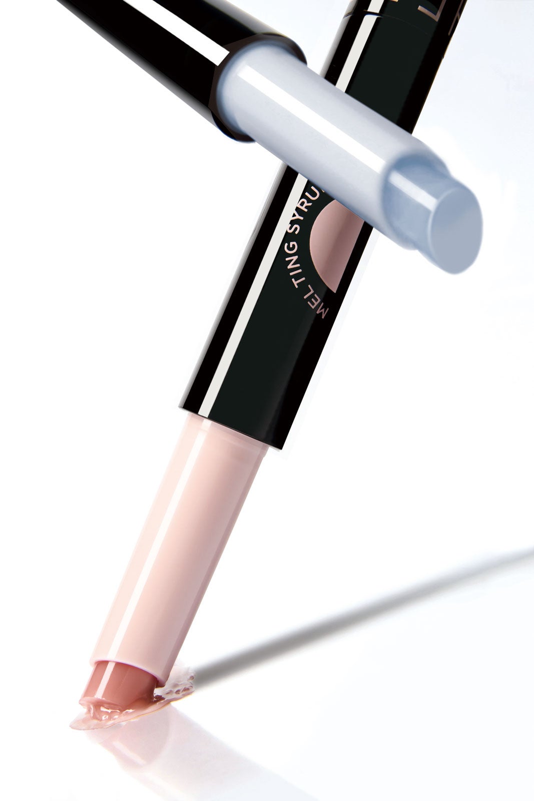 EITHER＆（イーザーアンド）（提供写真）