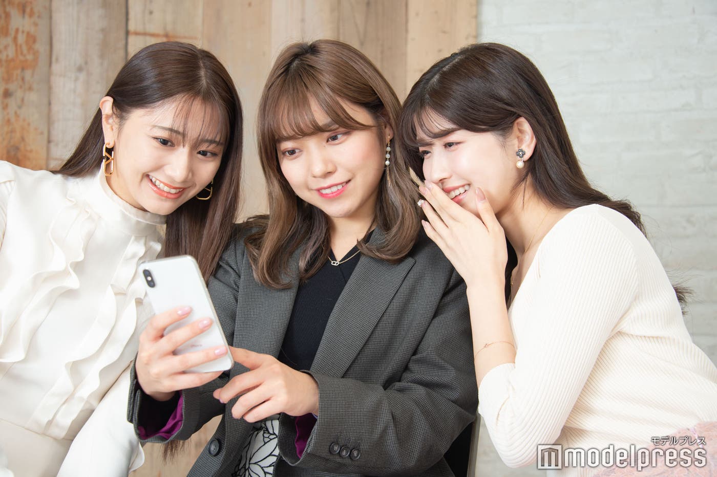 (左から)斎藤恭代さん、横山キラさん、門脇伶奈さん(C)モデルプレス