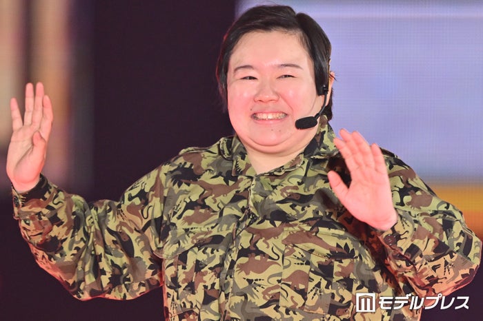 やす子「ガルアワ」初出演でシークレット登場「サンジャポ」メンバーから“意識している”2人の男性芸能人暴露される【GirlsAward 2024 S／S】