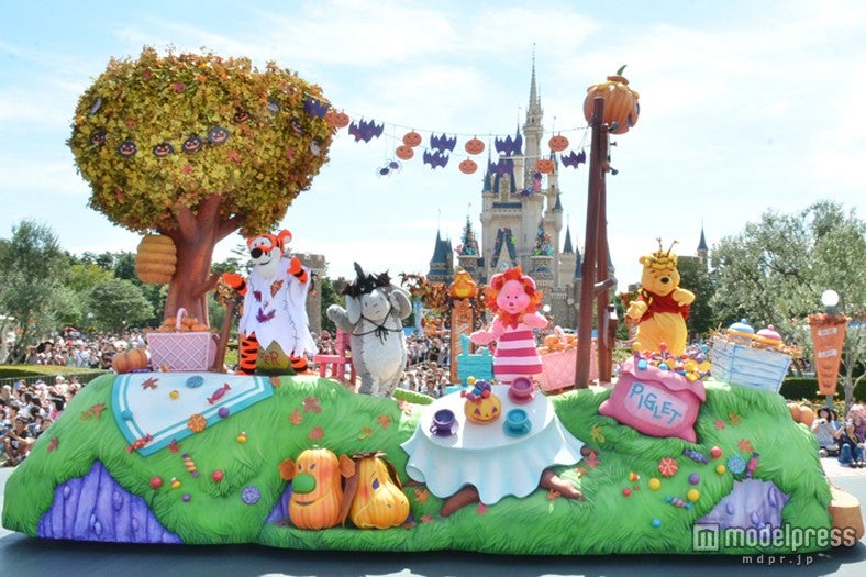 東京ディズニーランド新パレード「ハッピーハロウィーンハーべスト」／「くまのプーさんと仲間たちのピクニック広場」