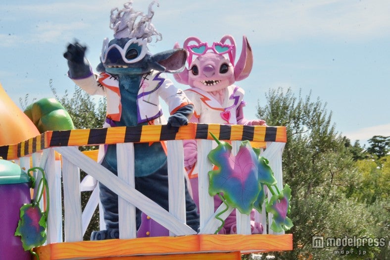 東京ディズニーランド新パレード「ハッピーハロウィーンハーべスト」／「巨大なかぼちゃを創りだすラボラトリー」