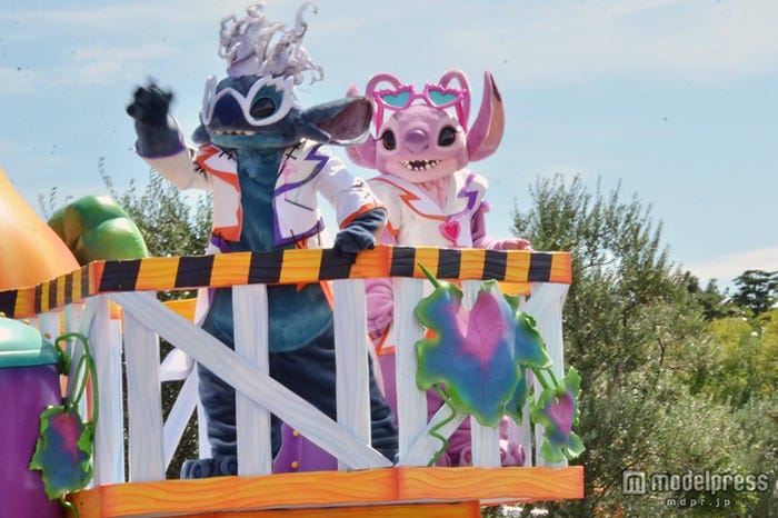 東京ディズニーランド新パレード「ハッピーハロウィーンハーべスト」/「巨大なかぼちゃを創りだすラボラトリー」