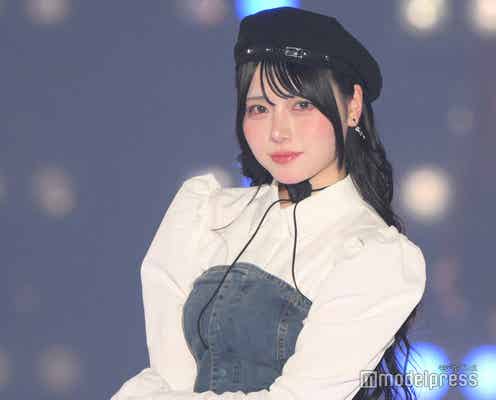 TikTok400万人超え・Mumei、ミニ丈ワンピで美脚堂々披露 “アシメ”レッグウォーマーが斬新【関西コレクション 2024 A/W】