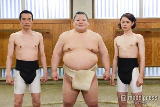 遠藤憲一×菅田将暉、初体験は「恥ずかしかった」