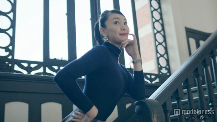 知花くらら/ファッション誌「Domani」(小学館)新CMより