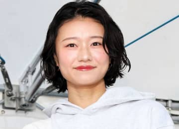 黒髪ロングバッサリの美人ハードラー 激レア私服姿が「かわいいぃ」箱根駅伝躍進の順天堂大メンバー意気投合 ビールサーバーも「背負えます」