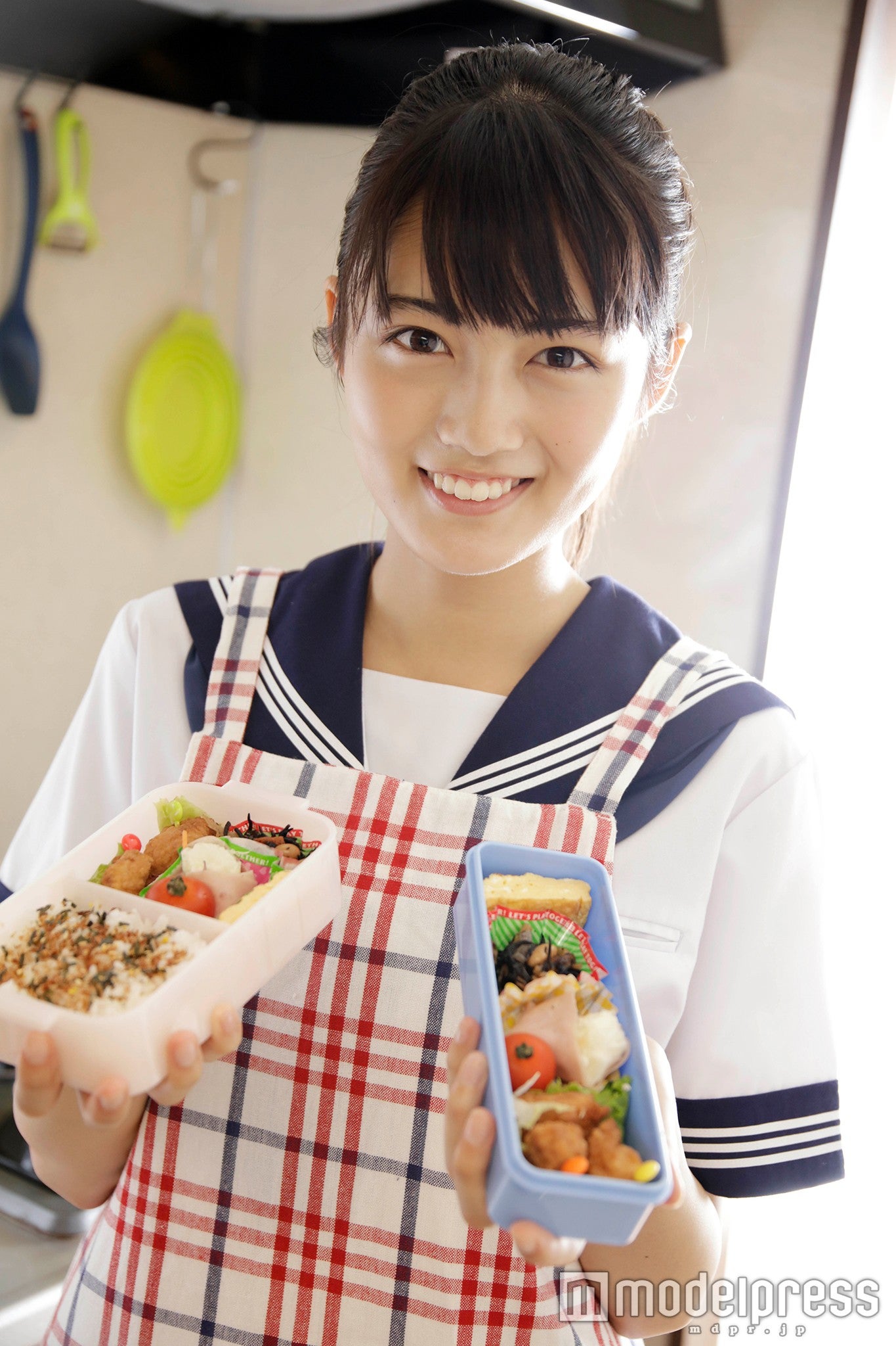 水谷果穂／1st写真集『水谷果穂』より／画像提供：所属事務所