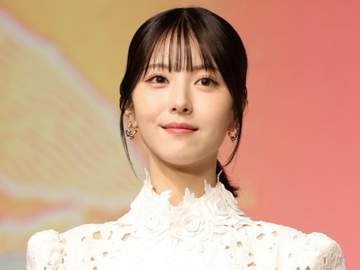「かわいいの天才」浜辺美波 重ね着ノースリの私服で26歳誕生日報告「べっちべちにぶっちぶちに過ごしていきたい」