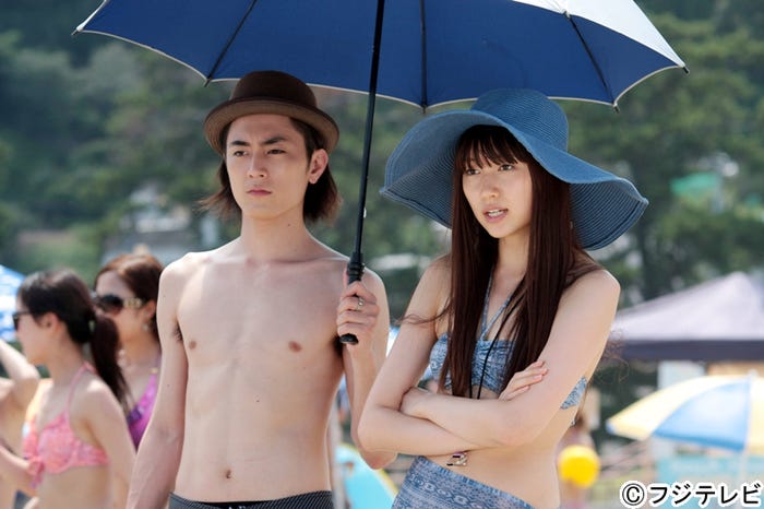 間宮祥太朗(左)、大野いと(右)/ドラマ「山田くんと7人の魔女」第5話より