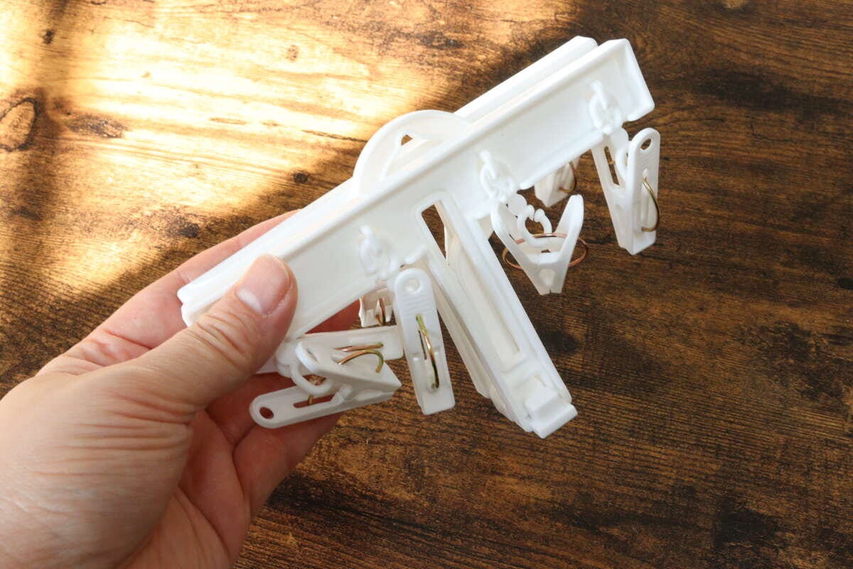 折り畳みハンガー（8ピンチ付）　コンパクト