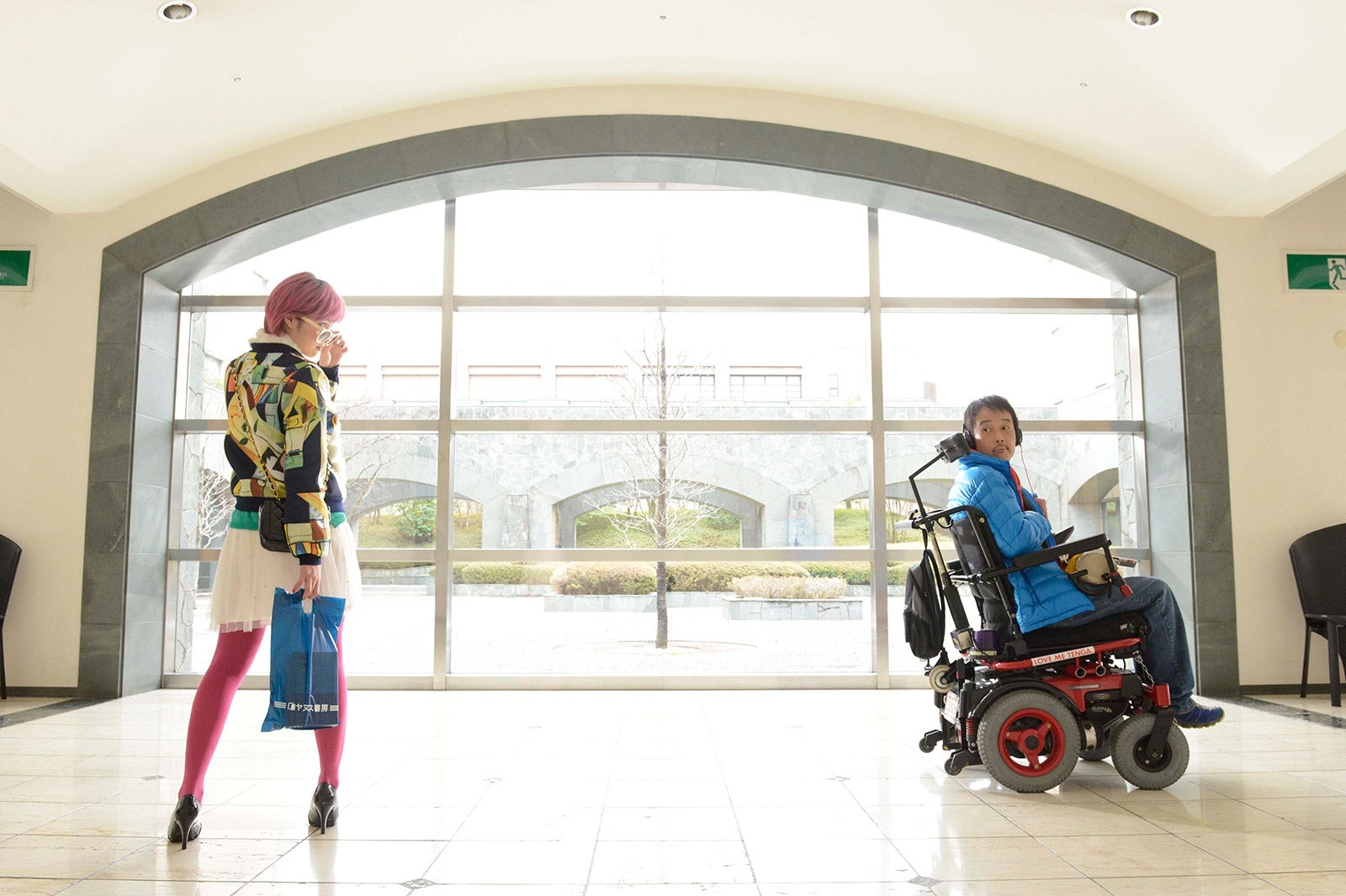 清野菜名、リリー・フランキー（C）2017「パーフェクト・レボリューション」製作委員会