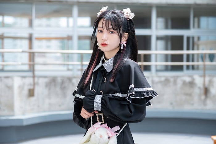 長月翠(C)朝賀庵/講談社/「犬と屑」製作委員会・MBS