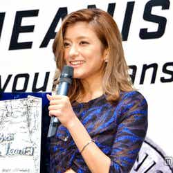 「ベストジーニスト2013 一般選出部門」を受賞したローラ