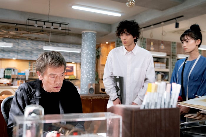 遠藤憲一、黒羽麻璃央、田中真琴/「夕暮れに、手をつなぐ」第9話より(C)TBS