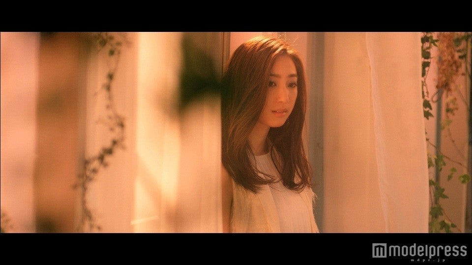 Flower「やさしさで溢れるように」MVより