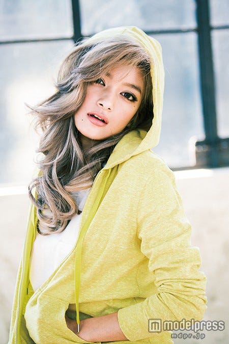 ローラ/「PEACH JOHN summer select2015」より