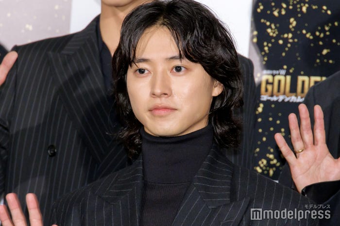 山田杏奈に“少年”と例えられた山崎賢人(C)モデルプレス