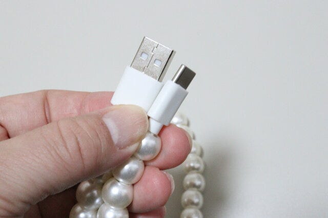 ダイソー パール調充電・転送ケーブル(AーC、5V/2A) type-A type-C ダイソー パール調充電・転送ケーブル(AーC、5V/2A) type-A type-C